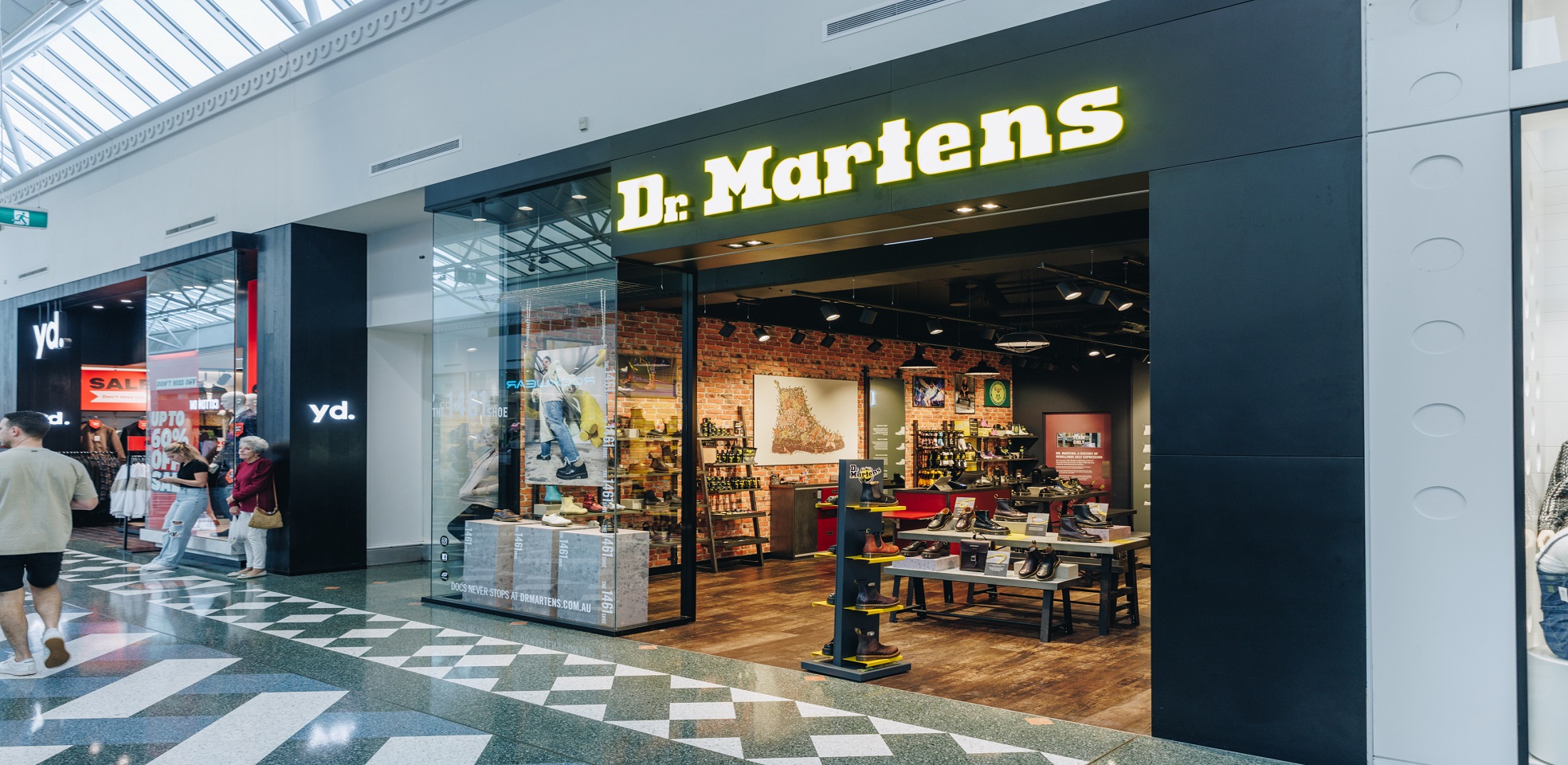 Dr martens hotsell outlet franciacorta